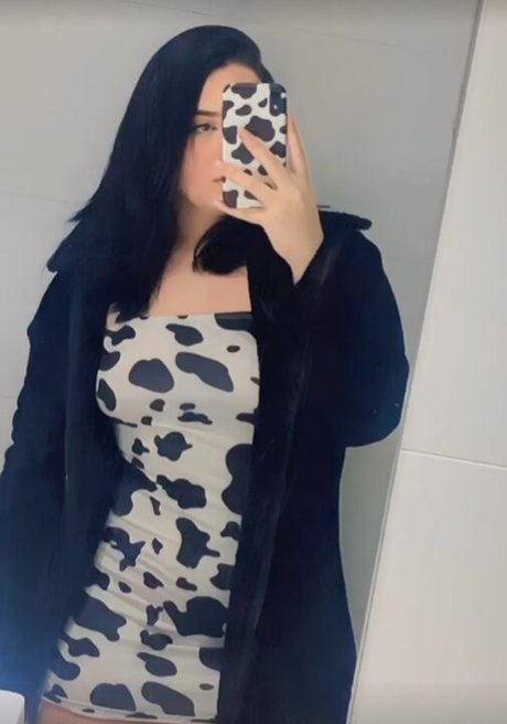 Naakte gelekte OnlyFans-foto van Miaumiauloira
