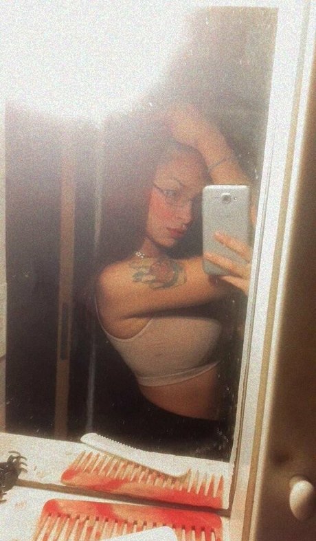 Naakte gelekte OnlyFans-foto van Ornellaalvarez