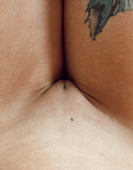 Naakte gelekte OnlyFans-foto van Dreamana