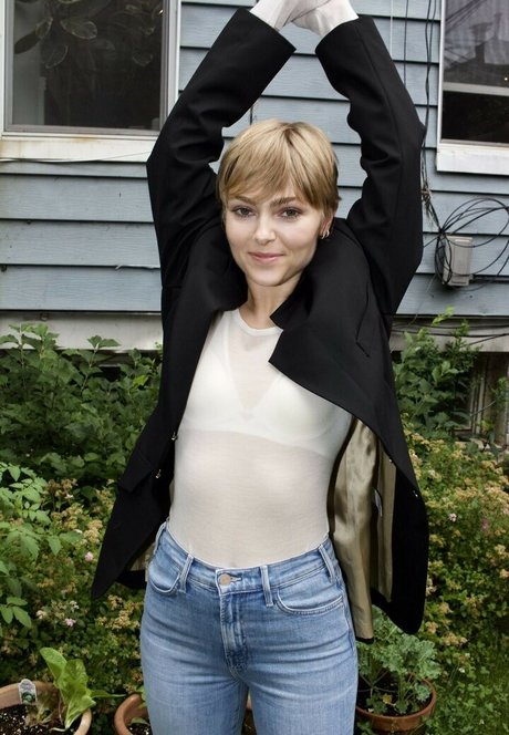 Naakte gelekte OnlyFans-foto van Annasophia Robb