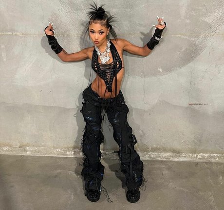 Naakte gelekte OnlyFans-foto van Coi Leray
