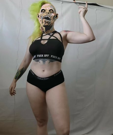 Naakte gelekte OnlyFans-foto van Abadon