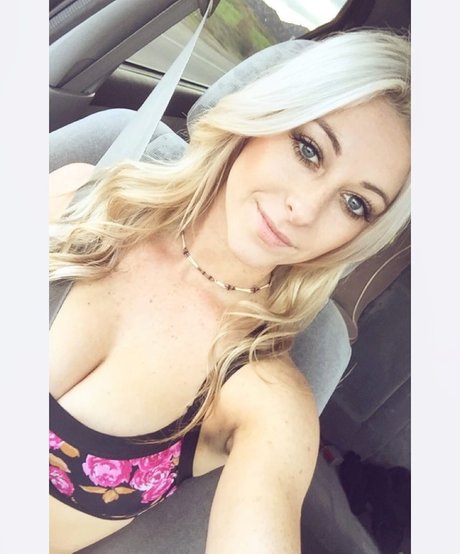 Naakte gelekte OnlyFans-foto van Abbyyyyyx0x0