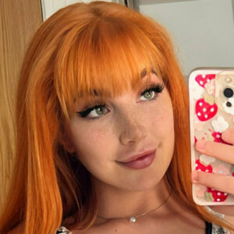 Naakte gelekte OnlyFans-foto van Penny Petite