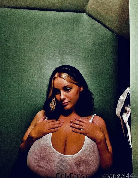 Naakte gelekte OnlyFans-foto van Myah Ramsey