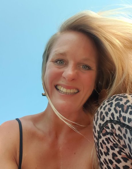 Naakte gelekte OnlyFans-foto van Alexandra Wennmacher
