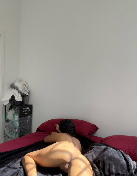 Naakte gelekte OnlyFans-foto van Dominicanceline