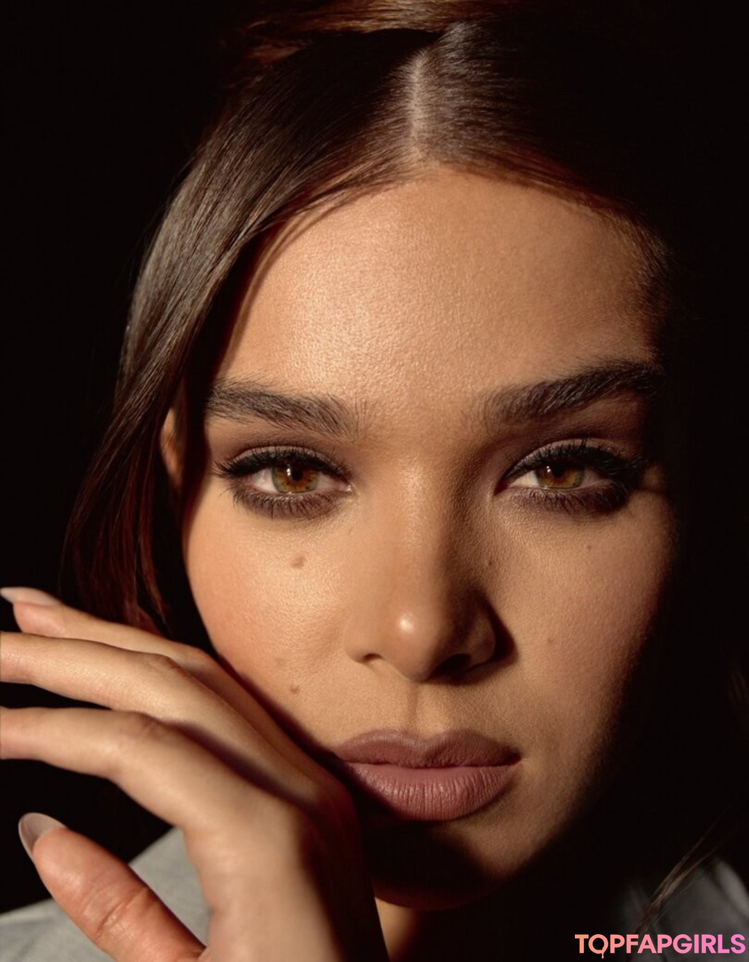 Naakte gelekte OnlyFans-foto van Hailee Steinfeld #1164
