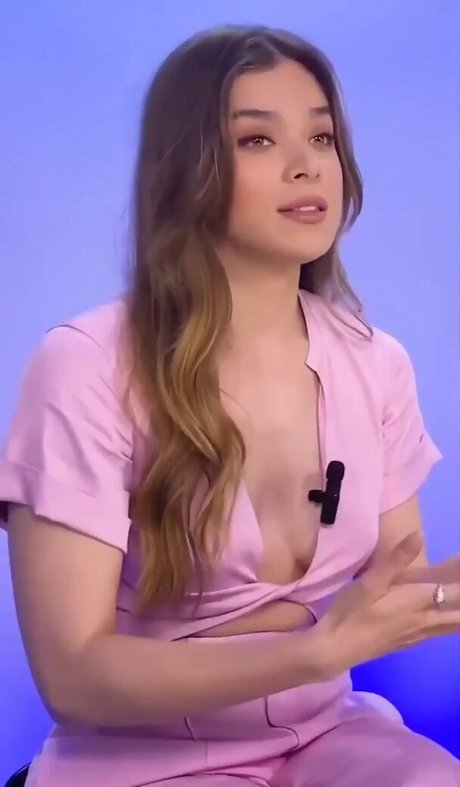 Hailee Steinfeld