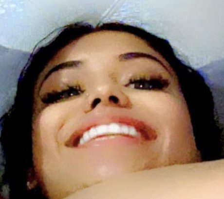 Naakte gelekte OnlyFans-foto van Thaliasosassy