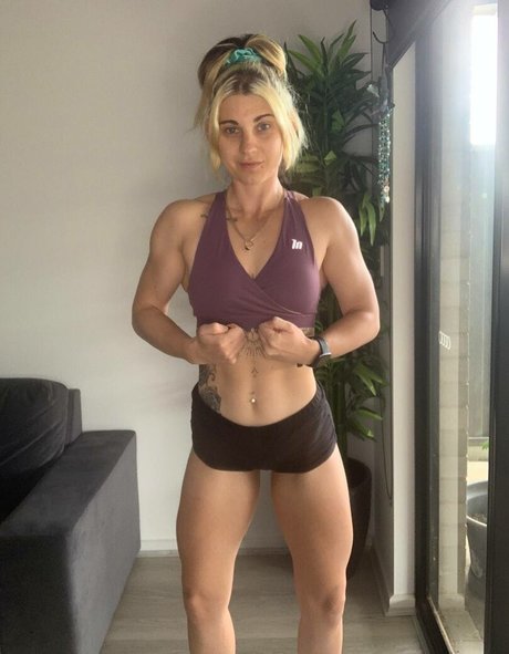 Naakte gelekte OnlyFans-foto van Emilygracee