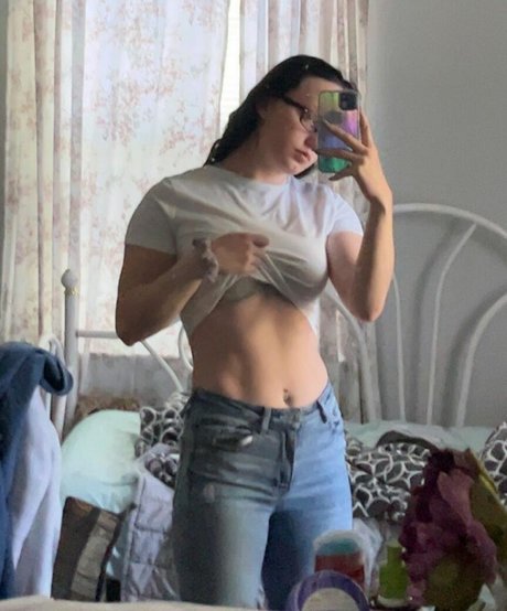 Naakte gelekte OnlyFans-foto van Musclemommy002