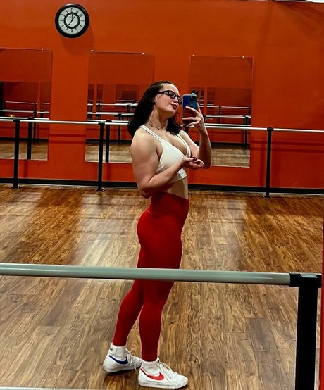 Naakte gelekte OnlyFans-foto van Musclemommy002