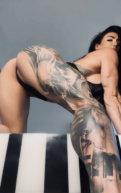 Naakte gelekte OnlyFans-foto van Pretzel