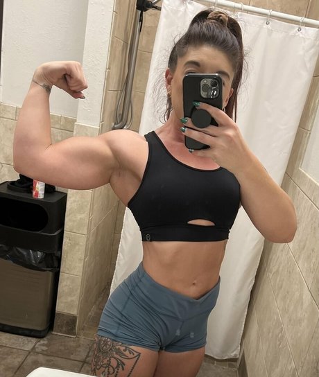 Naakte gelekte OnlyFans-foto van Noplainjane
