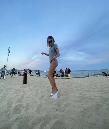 Naakte gelekte OnlyFans-foto van Alissa Violet