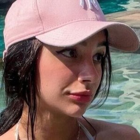 Naakte gelekte OnlyFans-foto van Leticia Caputi