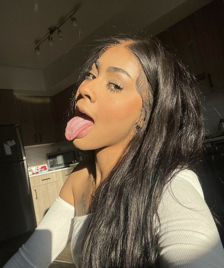 Naakte gelekte OnlyFans-foto van Gabriella Gurbs