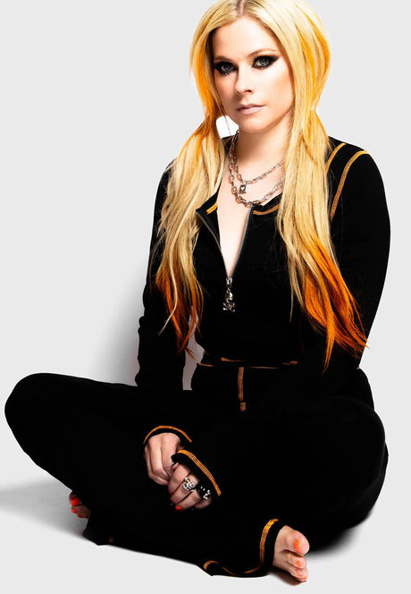 Naakte gelekte OnlyFans-foto van Avril Lavigne