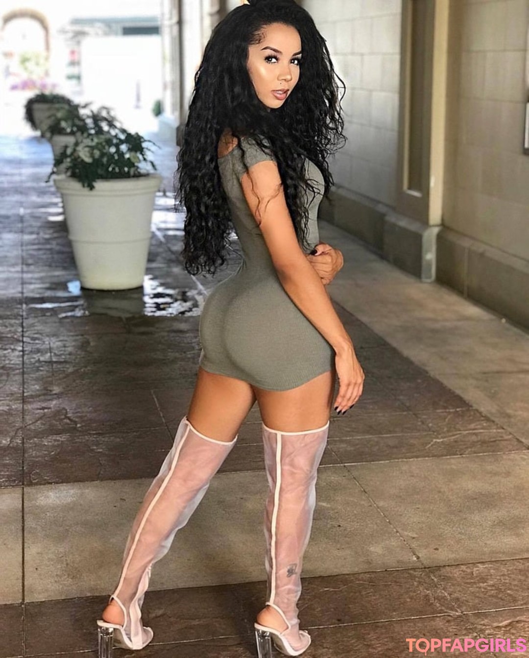 Naakte gelekte OnlyFans-foto van Brittany Renner #1005