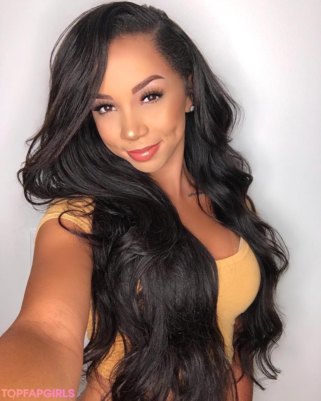 Naakte gelekte OnlyFans-foto van Brittany Renner #1213