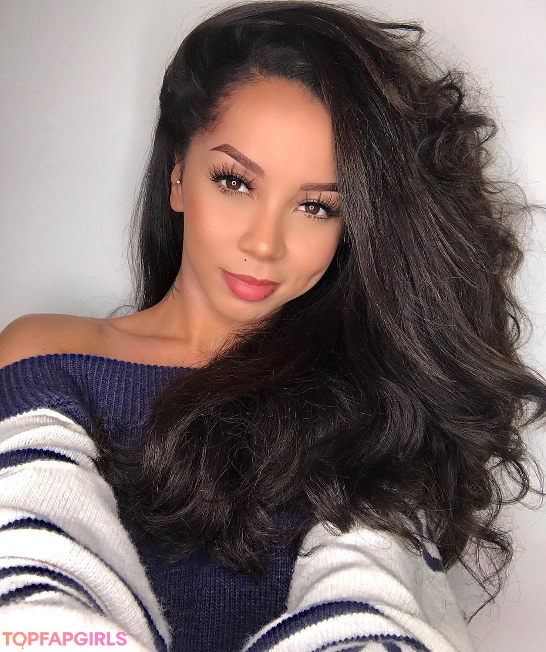 Naakte gelekte OnlyFans-foto van Brittany Renner #1261