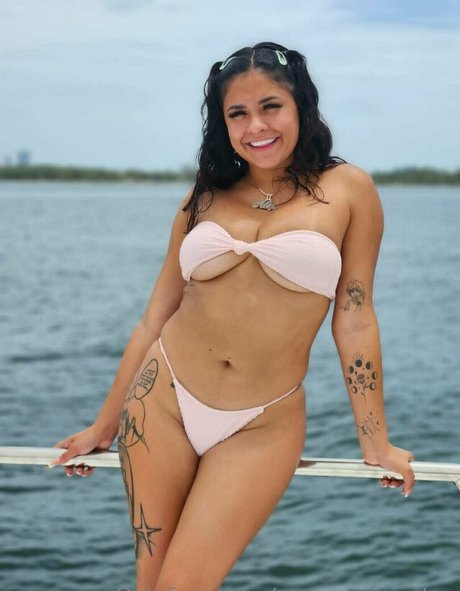 Naakte gelekte OnlyFans-foto van Msserenasantos