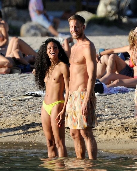 Naakte gelekte OnlyFans-foto van Vick Hope