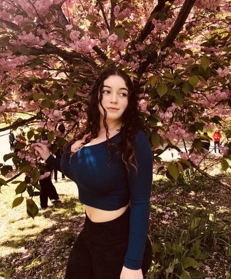 Naakte gelekte OnlyFans-foto van Laurajo