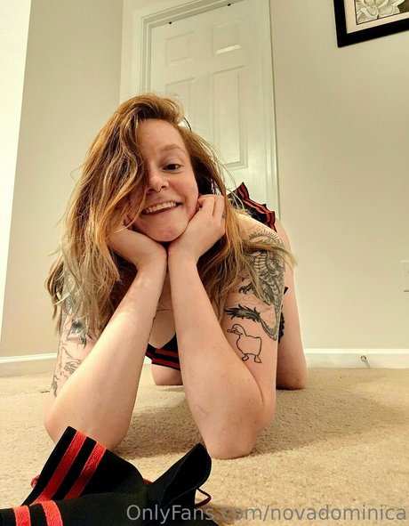 Naakte gelekte OnlyFans-foto van Novadominica