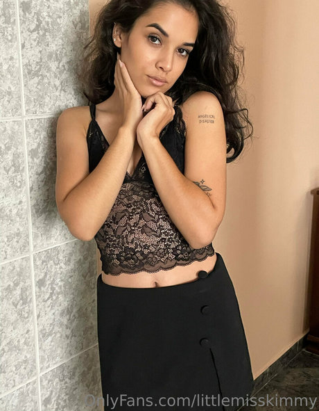Naakte gelekte OnlyFans-foto van Littlemisskimmy
