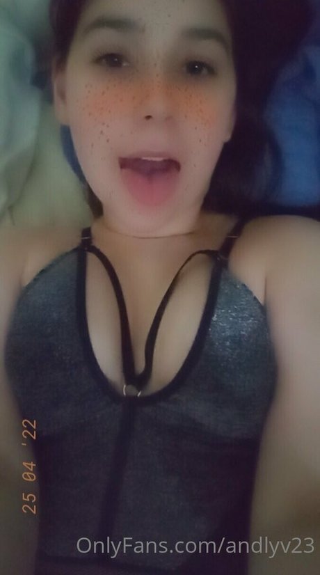 Naakte gelekte OnlyFans-foto van Andlyfree