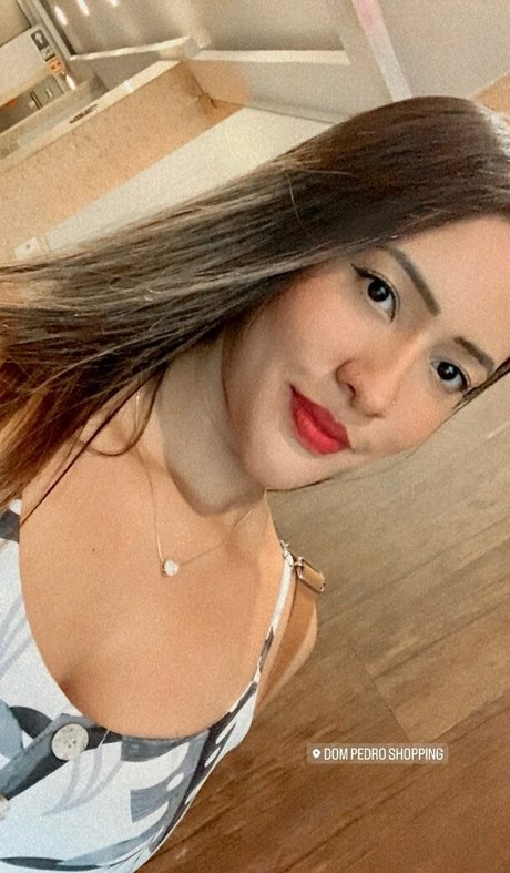 Naakte gelekte OnlyFans-foto van Veronica Vale Belem
