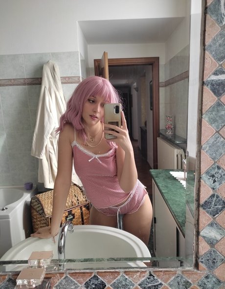 Naakte gelekte OnlyFans-foto van Rosemary Jane