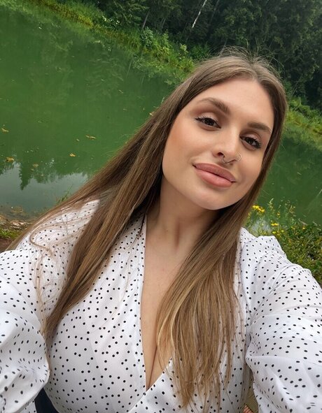 Naakte gelekte OnlyFans-foto van Nastya Blinova