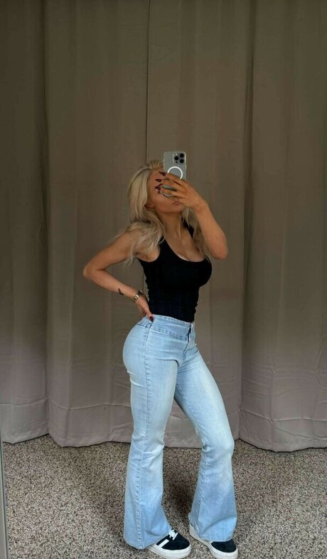 Naakte gelekte OnlyFans-foto van Brynhildurgunnlaugs