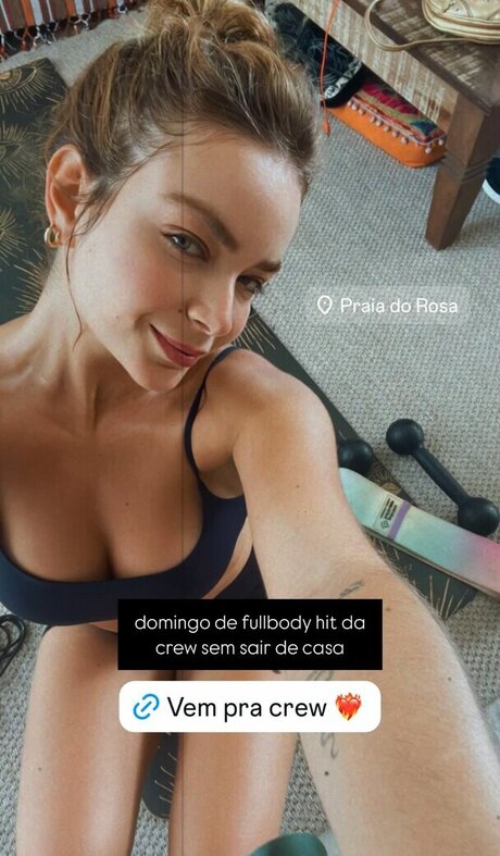 Camila Mayrink