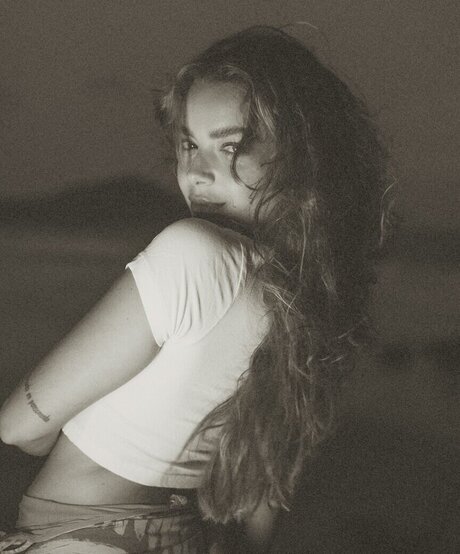 Camila Mayrink