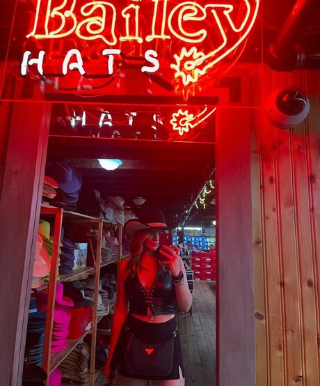 Ema Jane White / emajanee / emajane.white