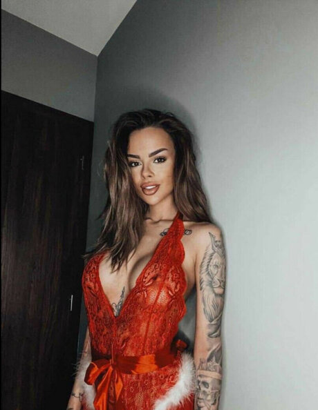 Naakte gelekte OnlyFans-foto van Suzanitta