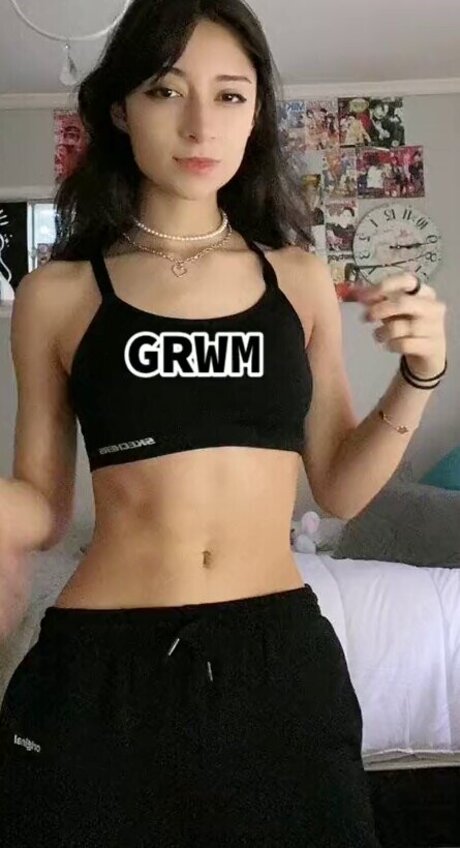 Naakte gelekte OnlyFans-foto van Antoaa