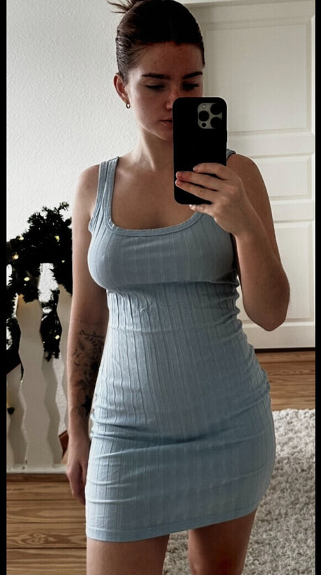 Naakte gelekte OnlyFans-foto van Julia Schulze