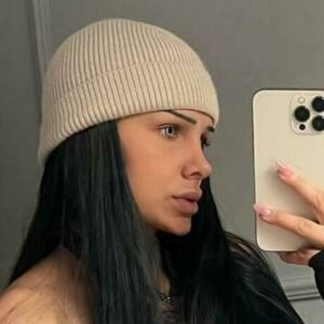 Naakte gelekte OnlyFans-foto van Lillyshka Berger