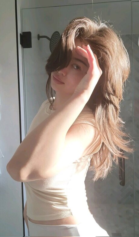 Naakte gelekte OnlyFans-foto van Qilinanh