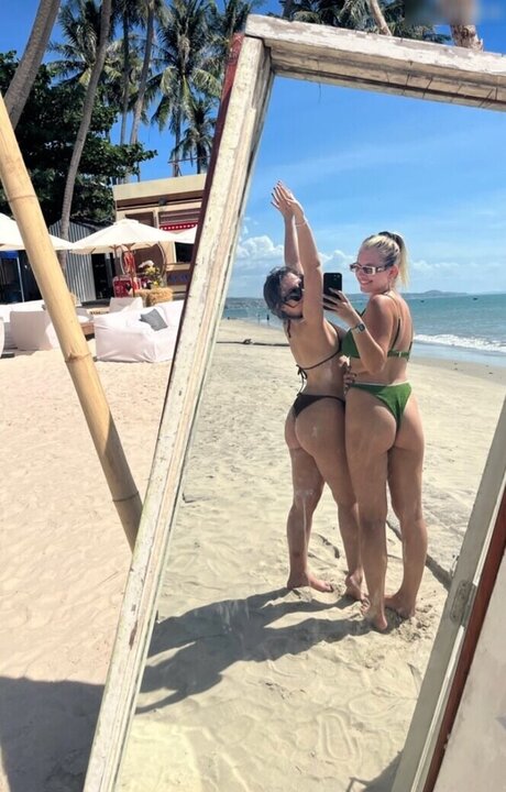 Naakte gelekte OnlyFans-foto van Nike101