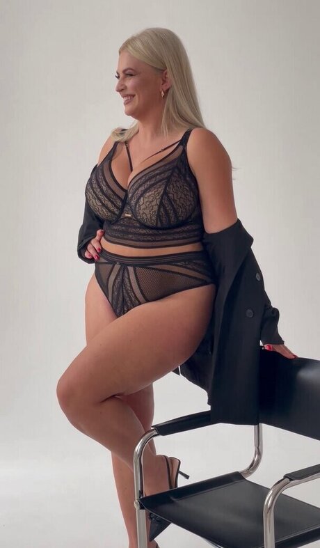 Naakte gelekte OnlyFans-foto van Ines Cudna