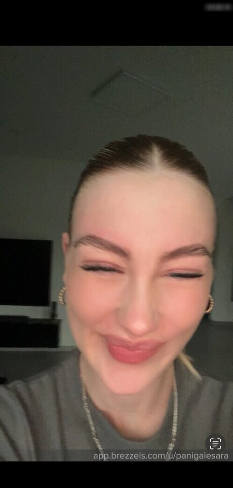 Sara.chrt / panigalesara