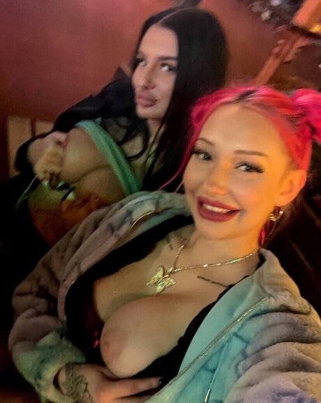 Naakte gelekte OnlyFans-foto van Lischadelicious