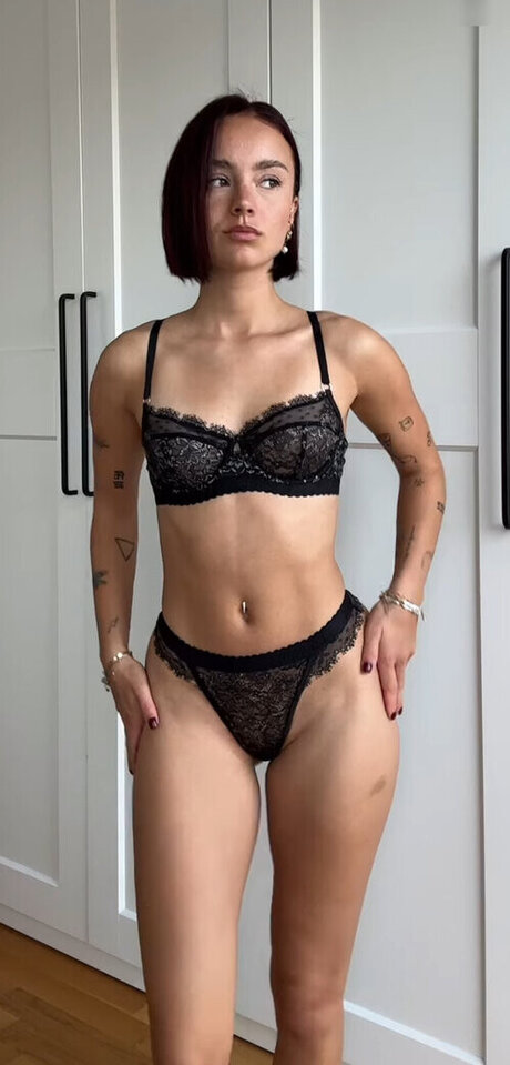Naakte gelekte OnlyFans-foto van Hannaahcarolina