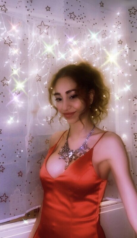 Naakte gelekte OnlyFans-foto van Amira Wirth
